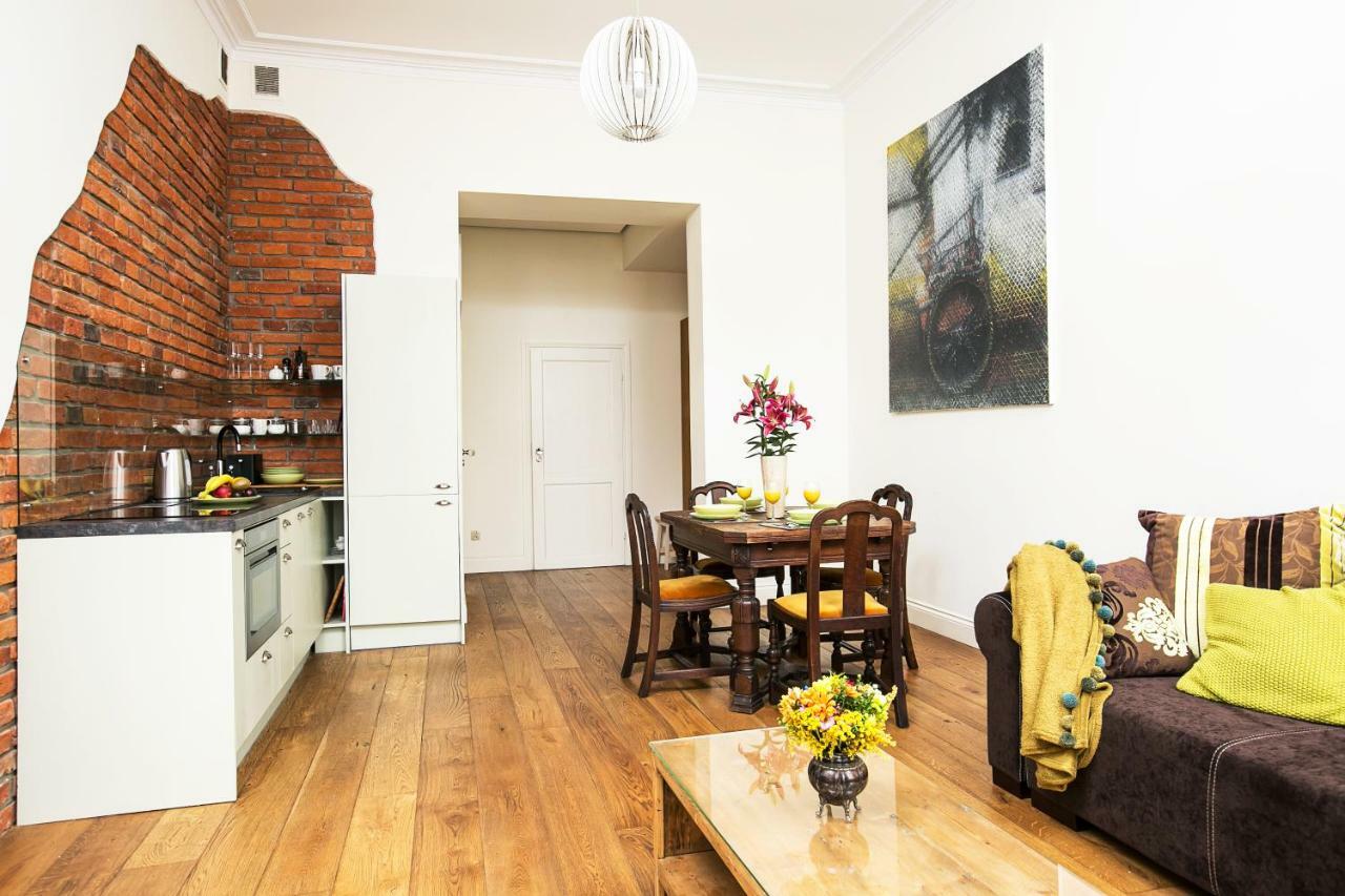 Old Town Brigue Apartment By Otium — Photos 1